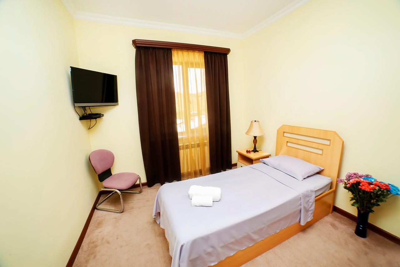 Amrots Hotel Vaykʼ Extérieur photo